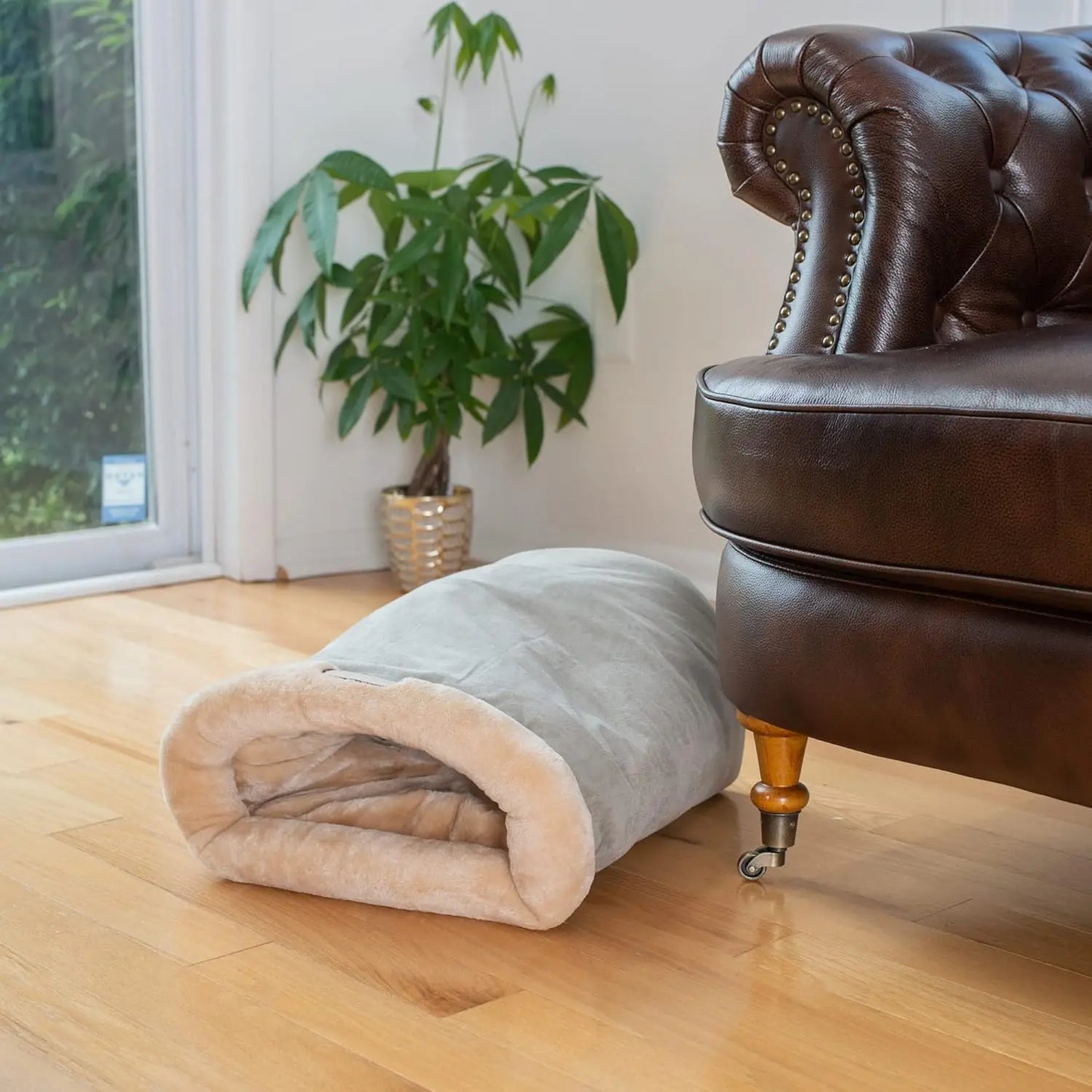 The "Snuggle Sack" Self-Warming Cat Burrow Bed – Ultra-Soft Sleeping Pouch