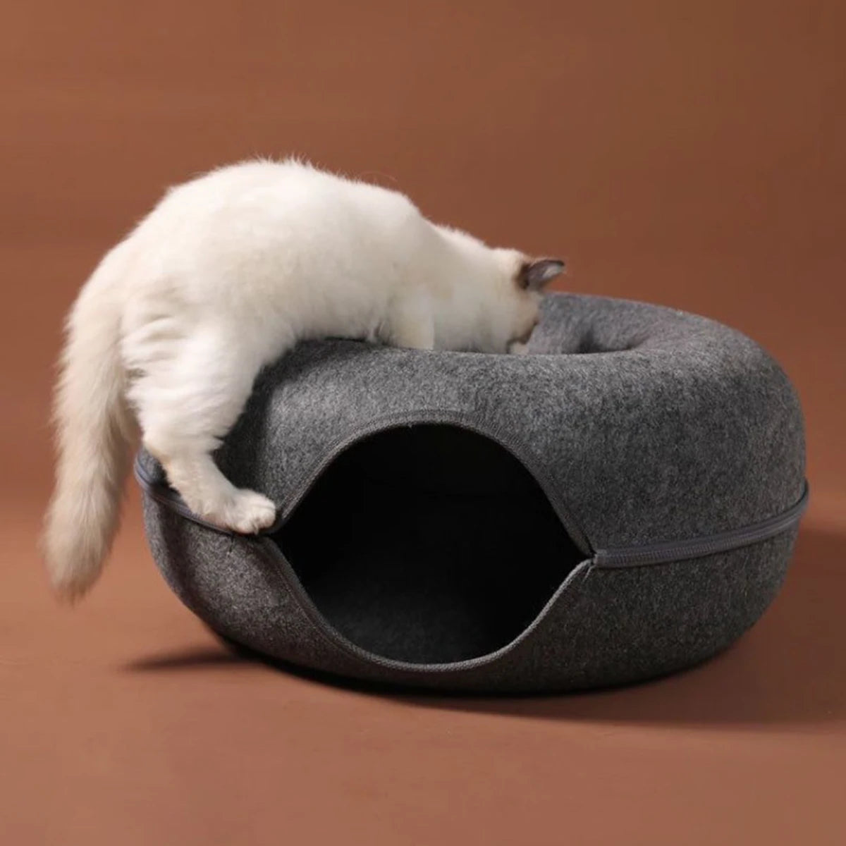 The "Peek-a-Boo" Donut Cat Tunnel Bed – Interactive Felt Cave & Scratcher